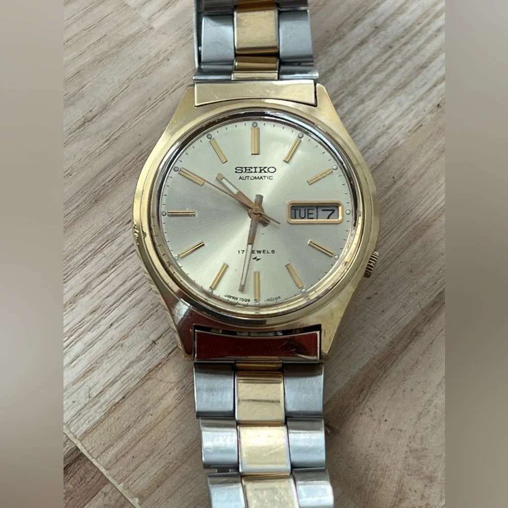 Seiko Automatic 17 Jewels Rare Vintage Men's Watch Gold-Dial Two-Tone Bracelet